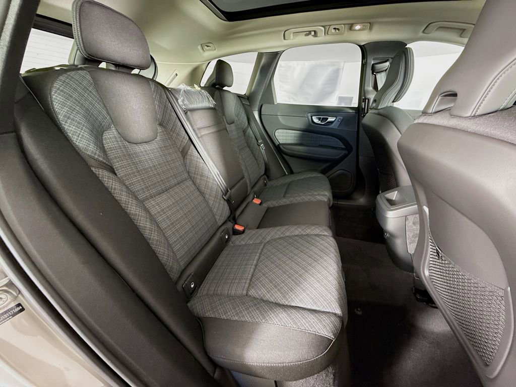 Used 2025 Volvo XC60 B5 Core w/ Protection Package Premier image 27