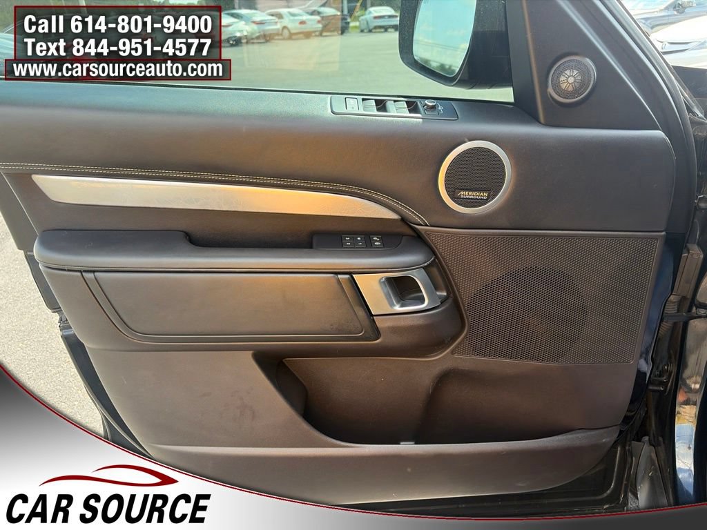 Used 2017 Land Rover Discovery First Edition AWD/4WD image 18