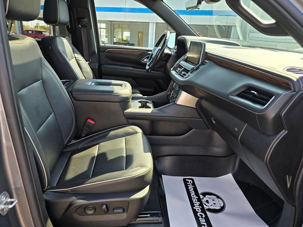 Used 2021 Chevrolet Tahoe Premier w/ Premium Package image 16