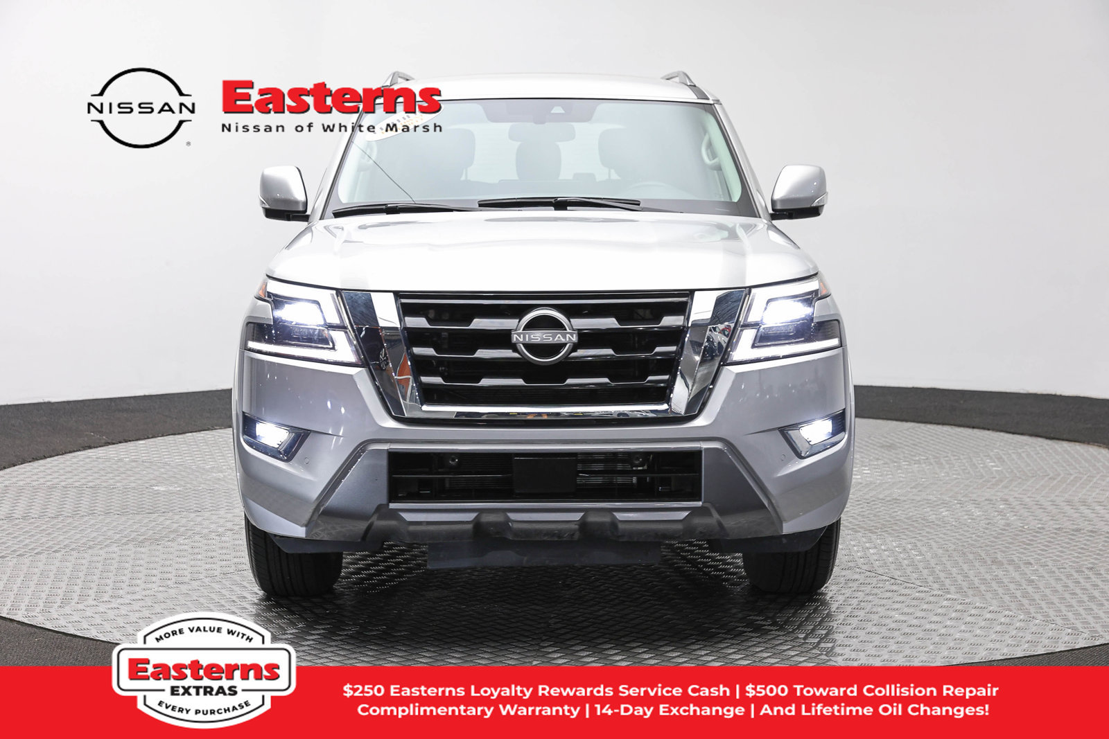 Used 2023 Nissan Armada SV AWD/4WD image 2