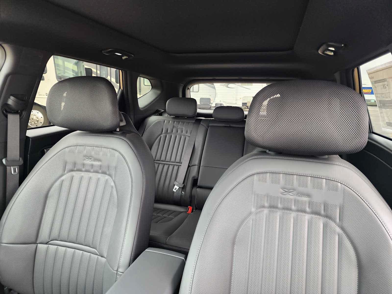 New 2027 Kia Seltos X-Line S w/ X-Line S Premium Package AWD/4WD image 15