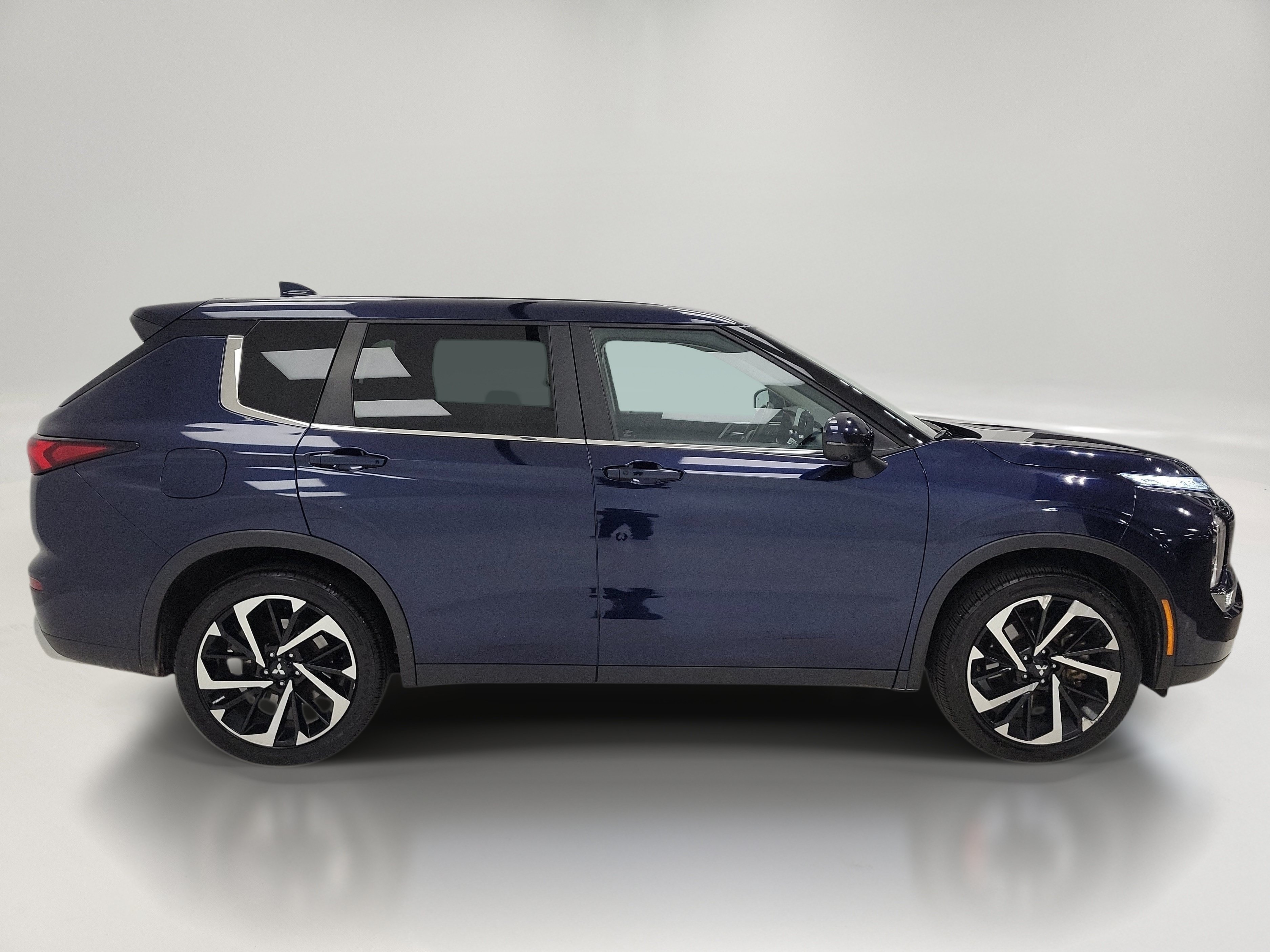 Used 2024 Mitsubishi Outlander SE FWD image 4