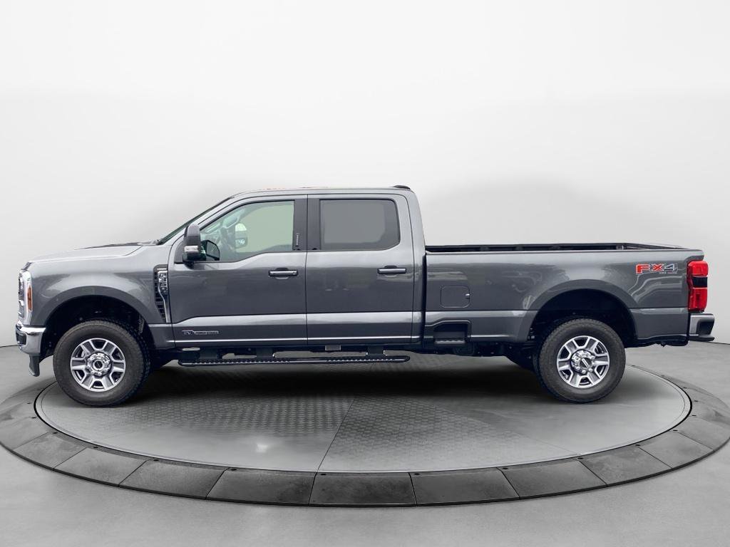 New 2026 Ford F350 Lariat w/ Lariat Premium Package image 2