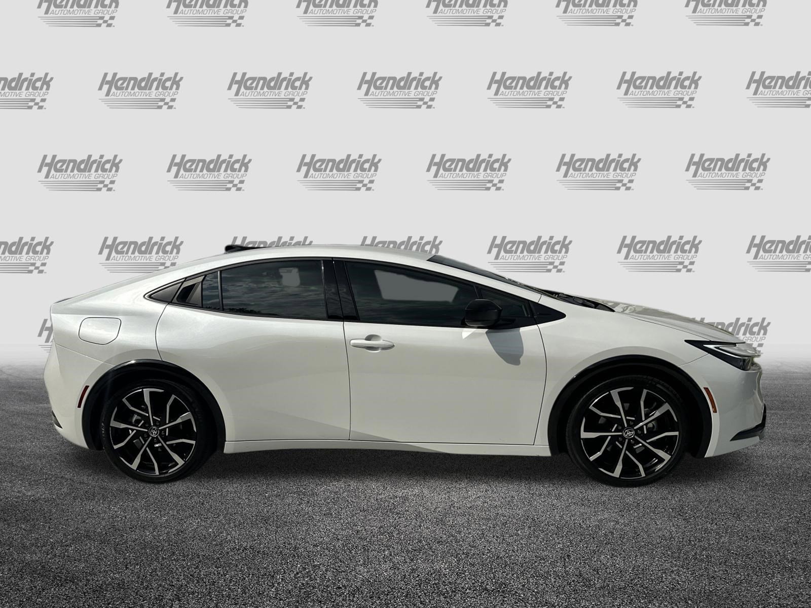 Used 2026 Toyota Prius Plug-In Hybrid FWD image 11