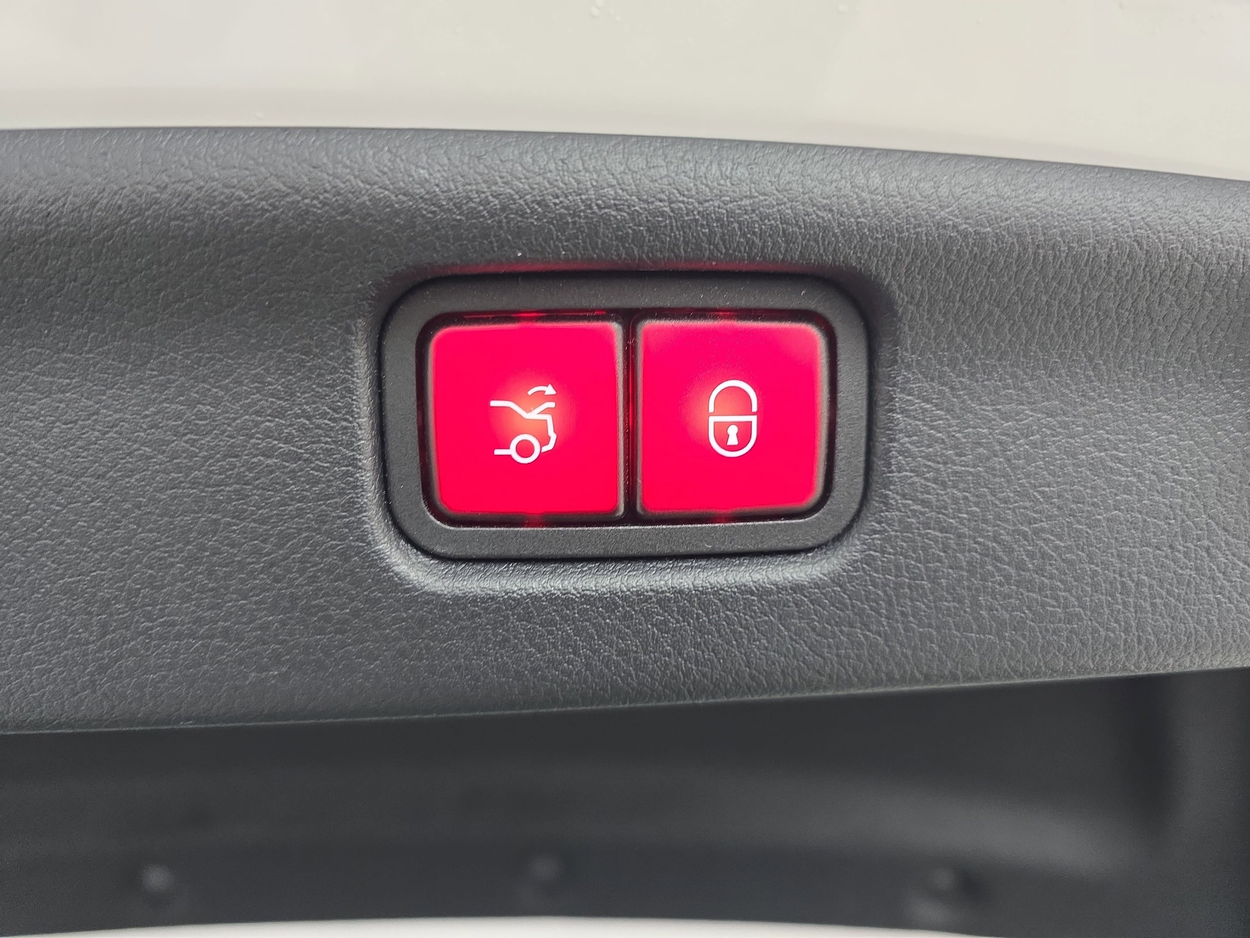 Used 2023 Mercedes-Benz C 43 AMG 4MATIC Sedan image 13