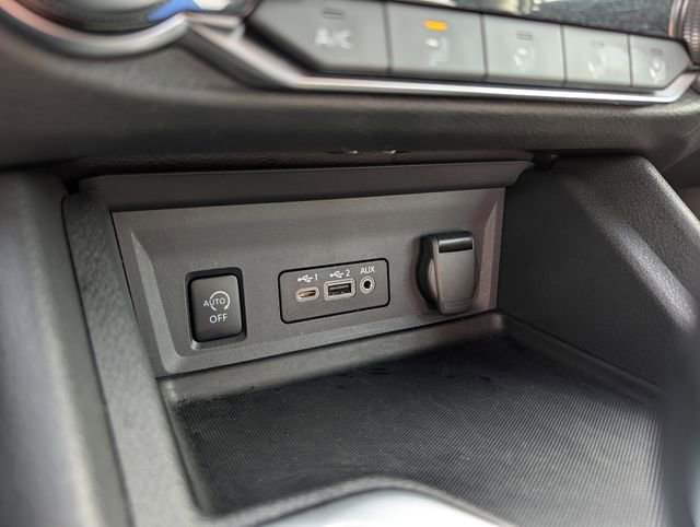 Used 2025 Nissan Sentra SV image 26