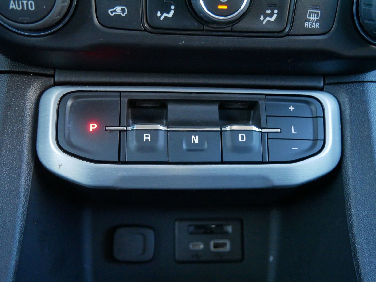 Used 2023 GMC Acadia SLT w/ Technology Package image 21