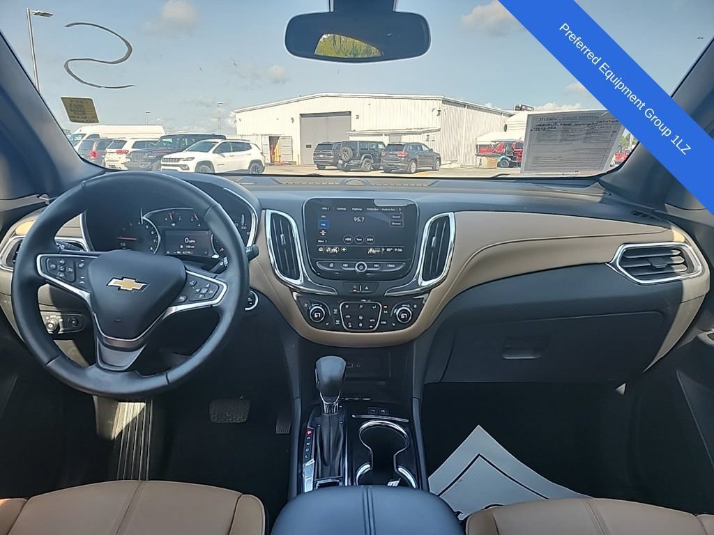 Used 2023 Chevrolet Equinox Premier AWD/4WD image 4