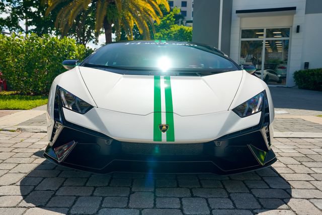 Used 2023 Lamborghini Huracan Tecnica RWD image 7
