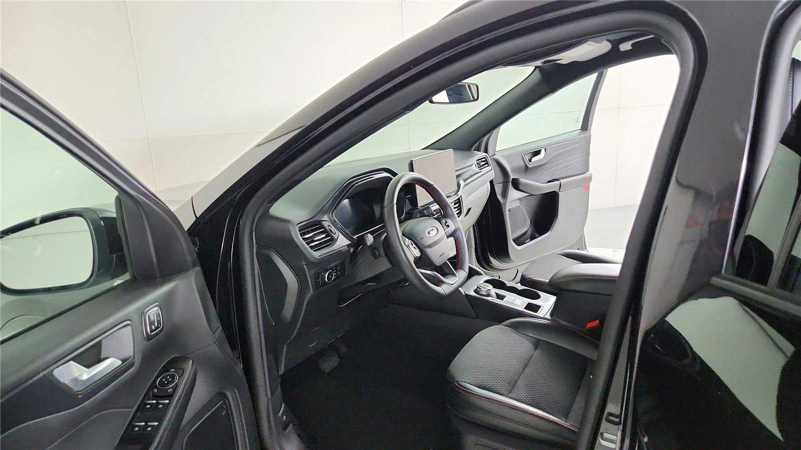 Used 2025 Ford Escape ST-Line Elite AWD/4WD image 17