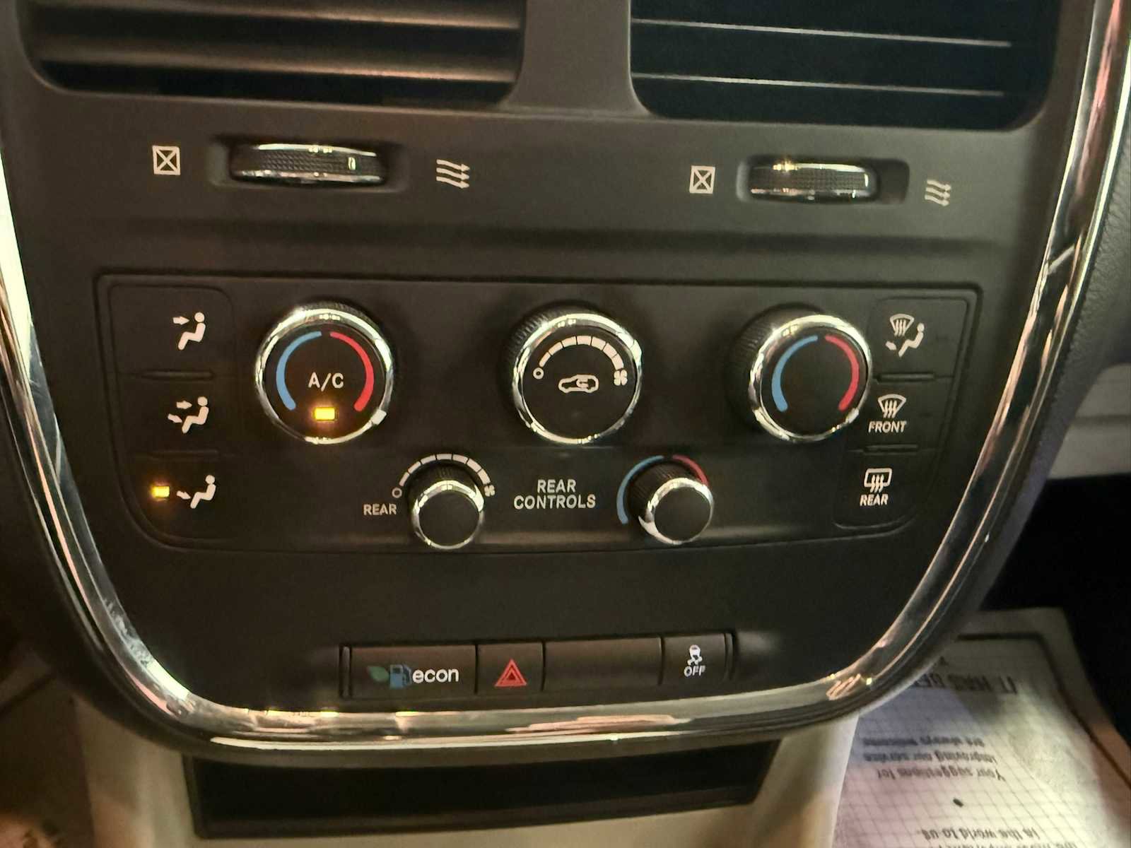 Used 2015 Dodge Grand Caravan SXT FWD image 31