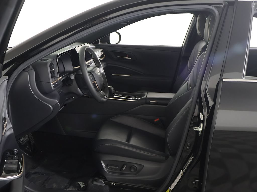 Used 2025 Toyota Crown AWD/4WD image 24