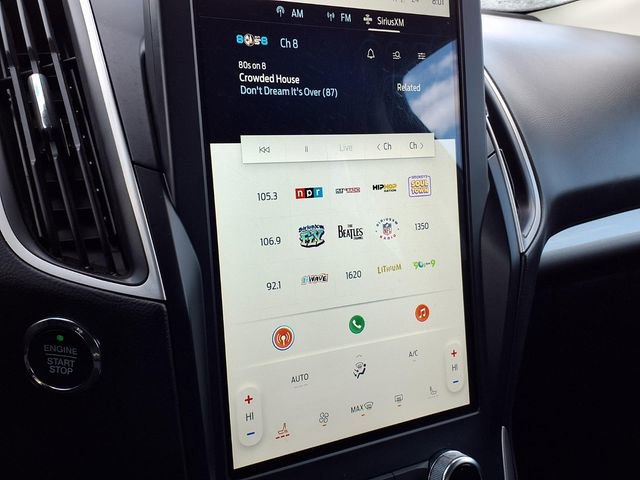 Used 2024 Ford Edge SEL image 11