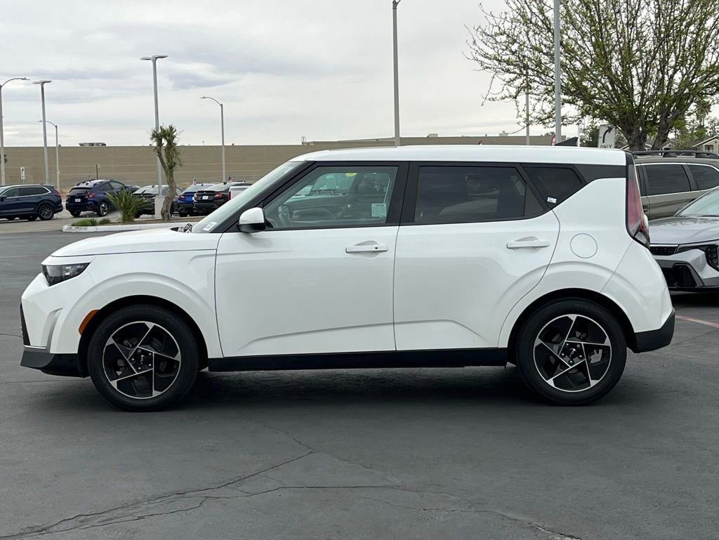 Used 2023 Kia Soul EX image 4