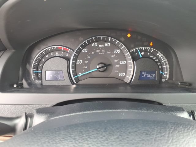 Used 2012 Toyota Camry XLE FWD image 11