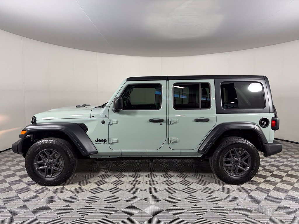 Used 2024 Jeep Wrangler Unlimited Sport AWD/4WD image 10