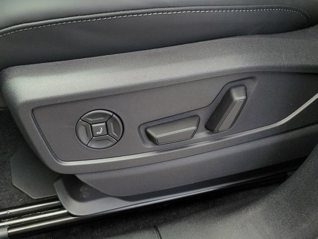 New 2026 Audi SQ5 Premium Plus AWD/4WD image 17