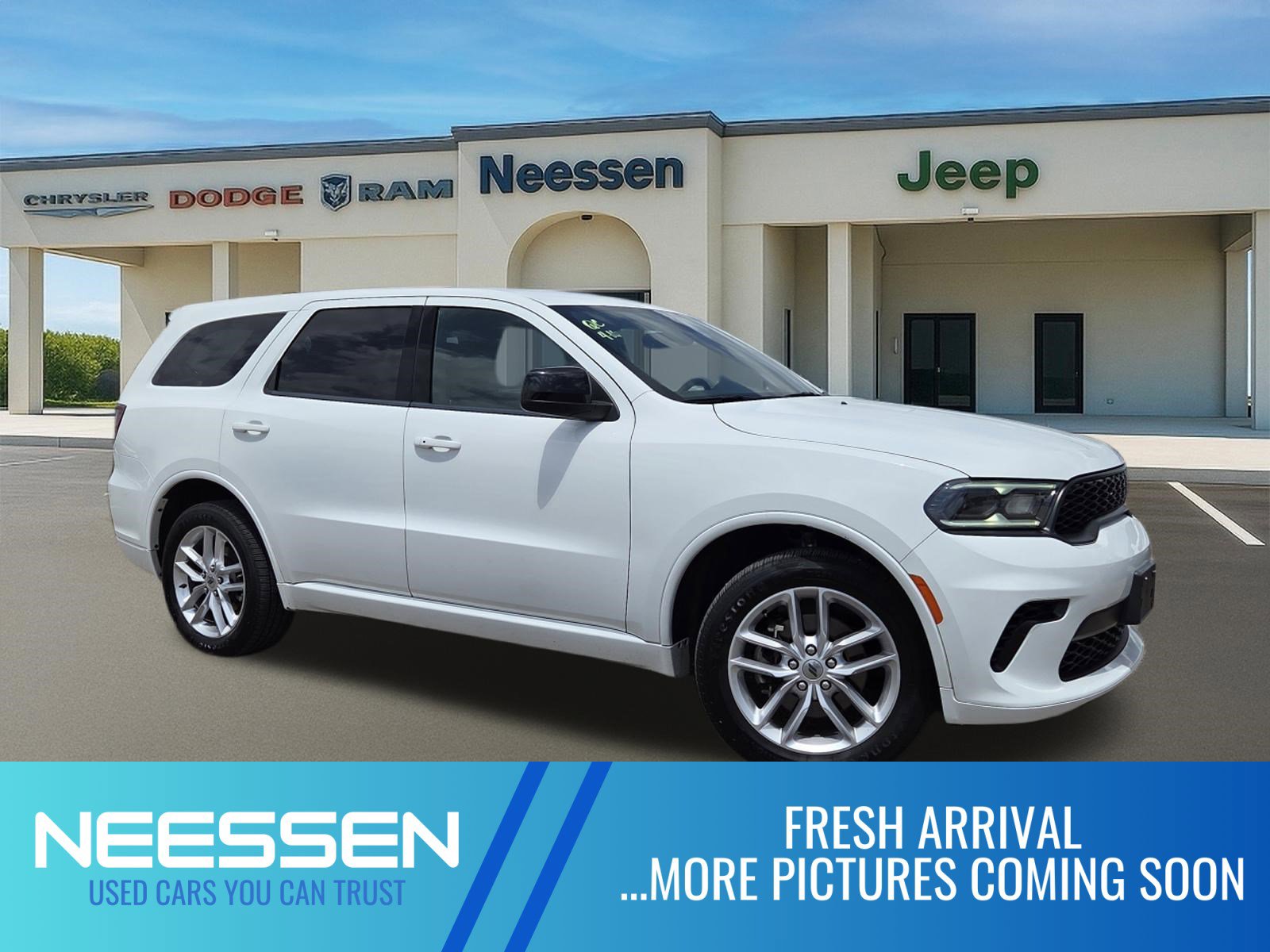 Used 2023 Dodge Durango GT image 1