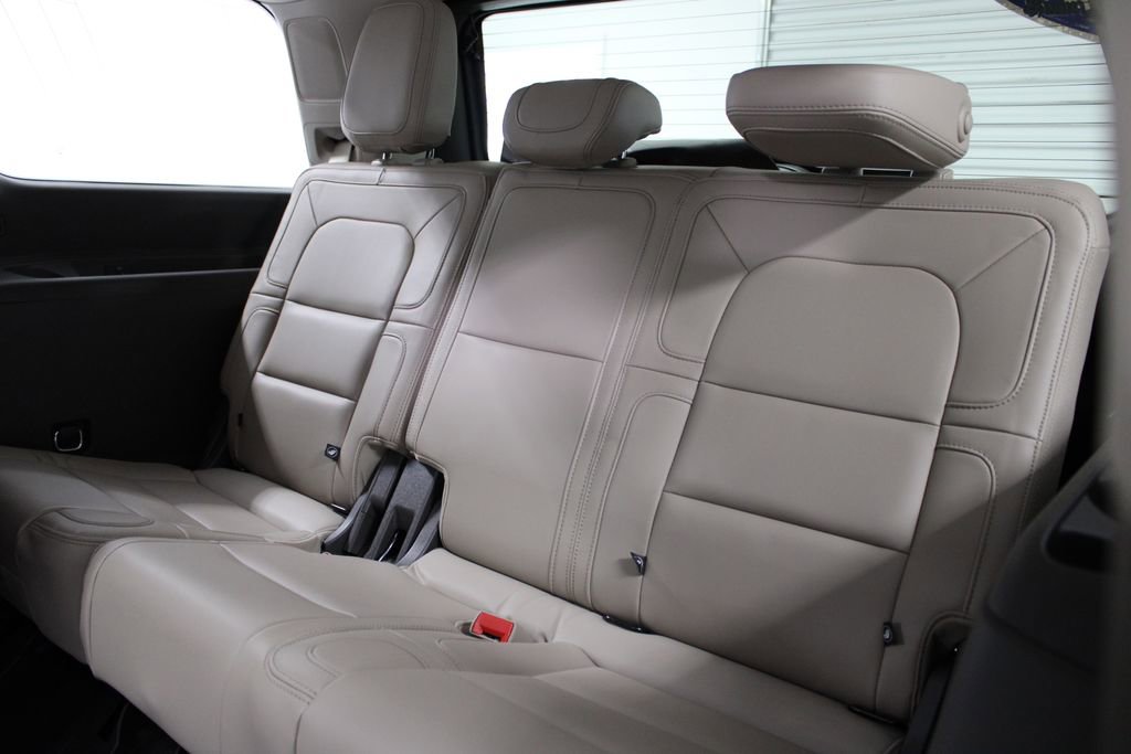 Used 2023 Lincoln Navigator Reserve image 26