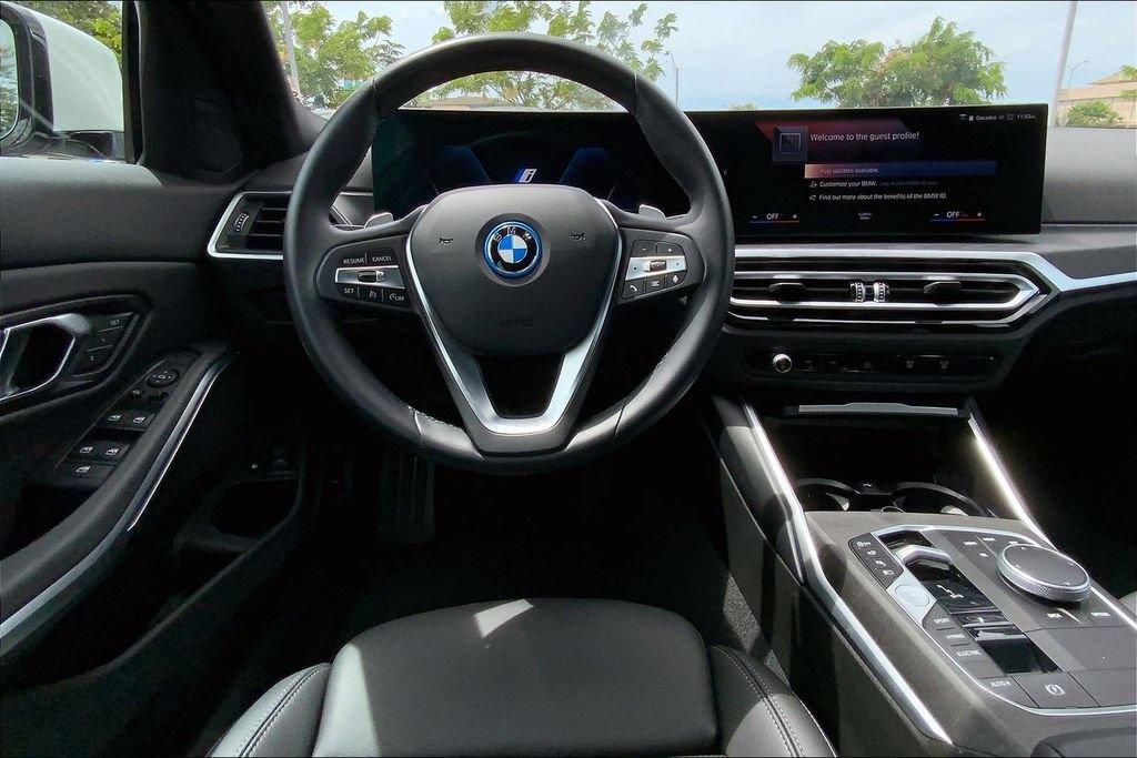 Used 2024 BMW 330e w/ Convenience Package RWD image 5