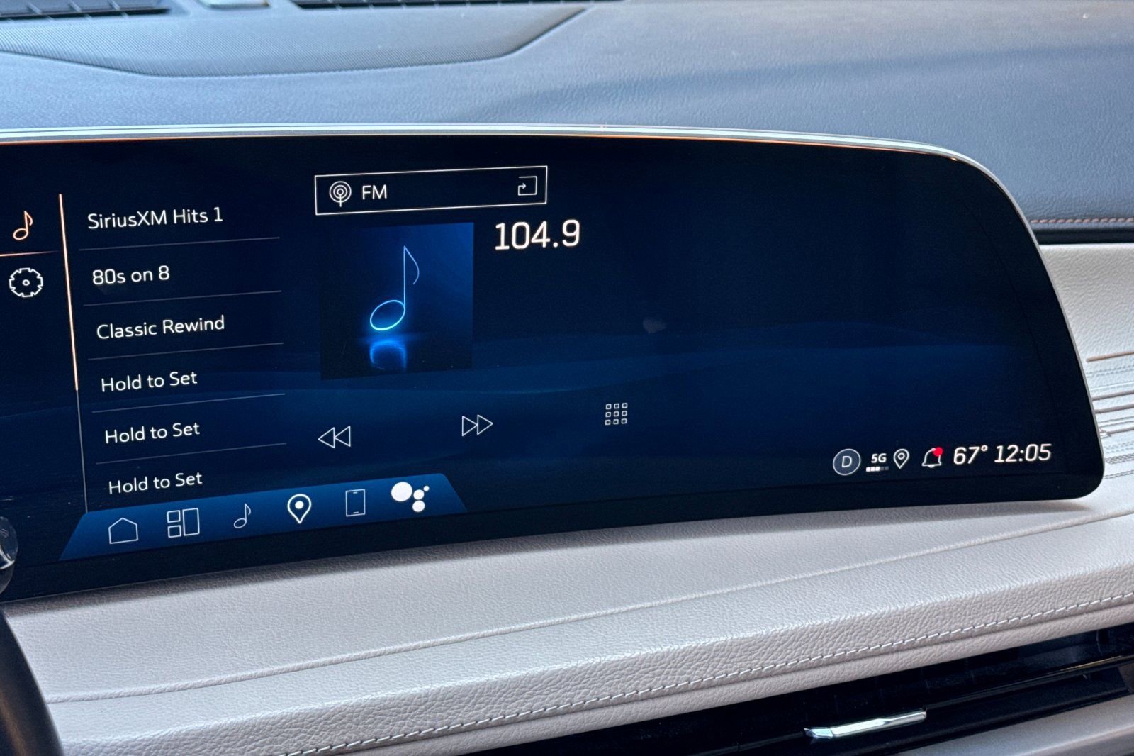 Used 2025 Cadillac XT4 Premium Luxury image 24