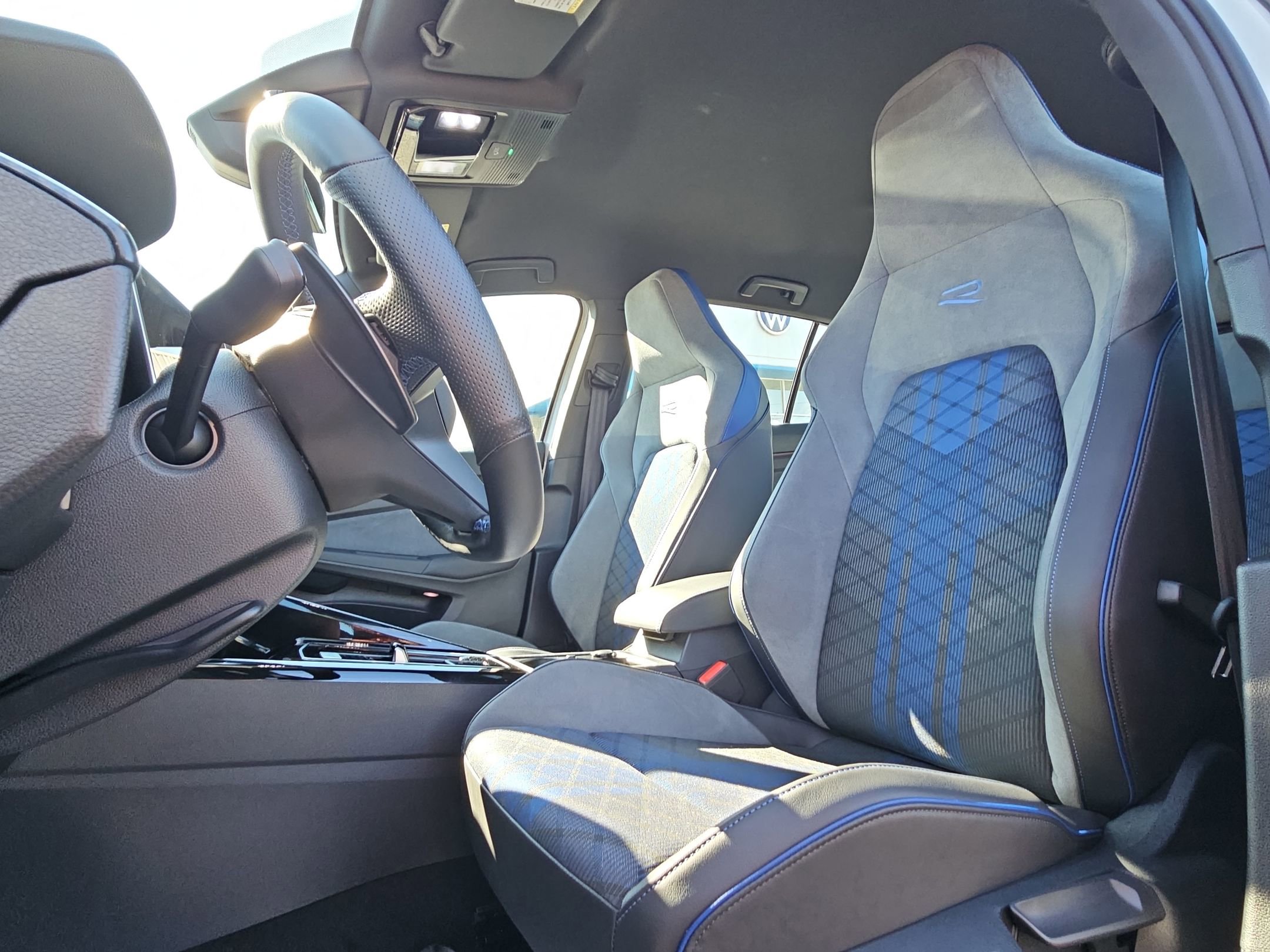 Used 2025 Volkswagen Golf R Black Edition image 13