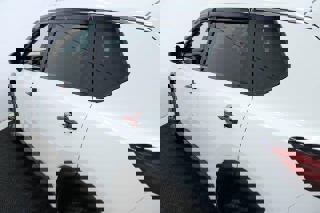 Used 2023 Nissan Rogue S image 9