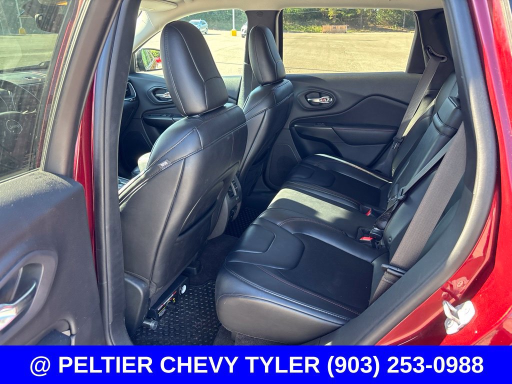 Used 2019 Jeep Cherokee Trailhawk w/ Cold Weather Group AWD/4WD image 20