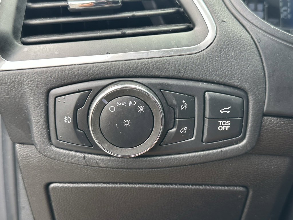 Used 2022 Ford Edge Titanium image 28