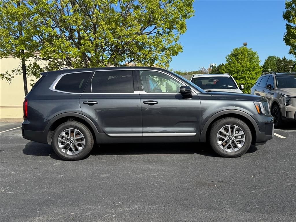 Certified 2023 Kia Telluride LX AWD/4WD image 2