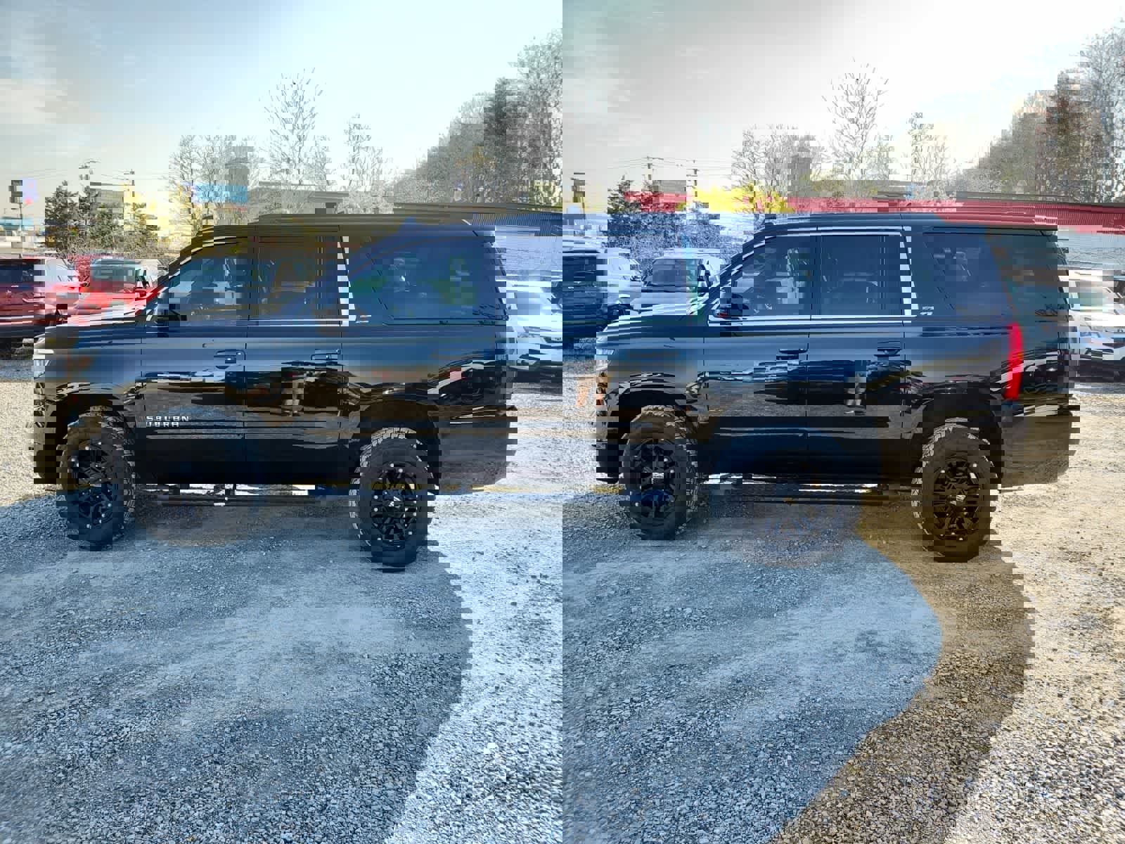 Used 2019 Chevrolet Suburban LT image 2