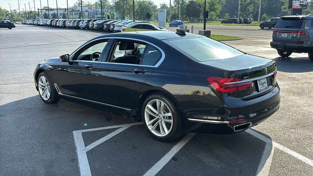 Used 2019 BMW 750i xDrive w/ Autobahn Package AWD/4WD image 4