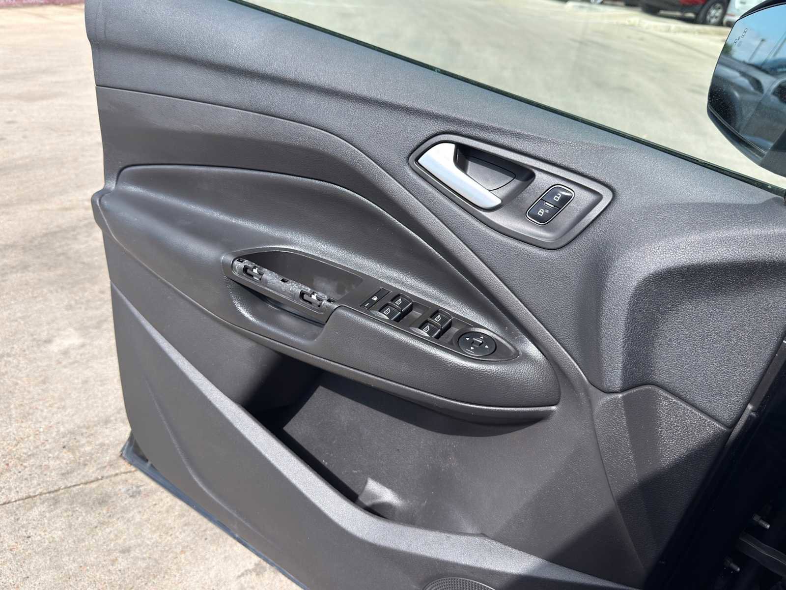 Used 2017 Ford Escape SE w/ Equipment Group 201A image 19