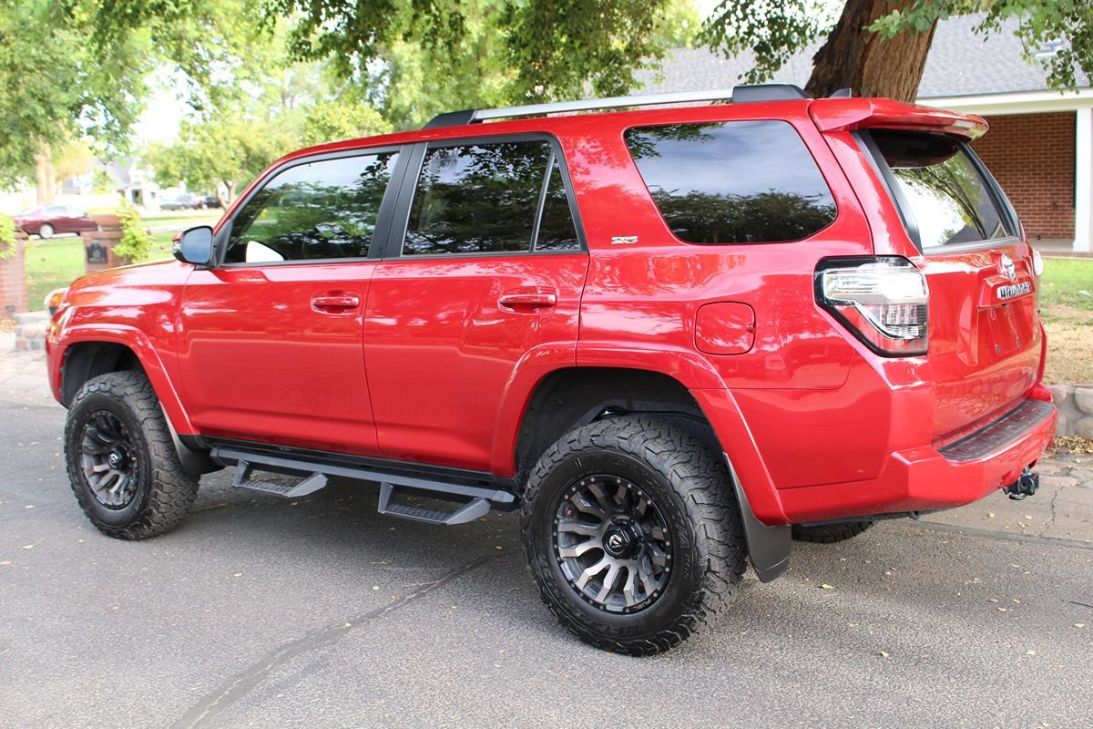 Used 2022 Toyota 4Runner SR5 Premium w/ Moonroof Package AWD/4WD image 42