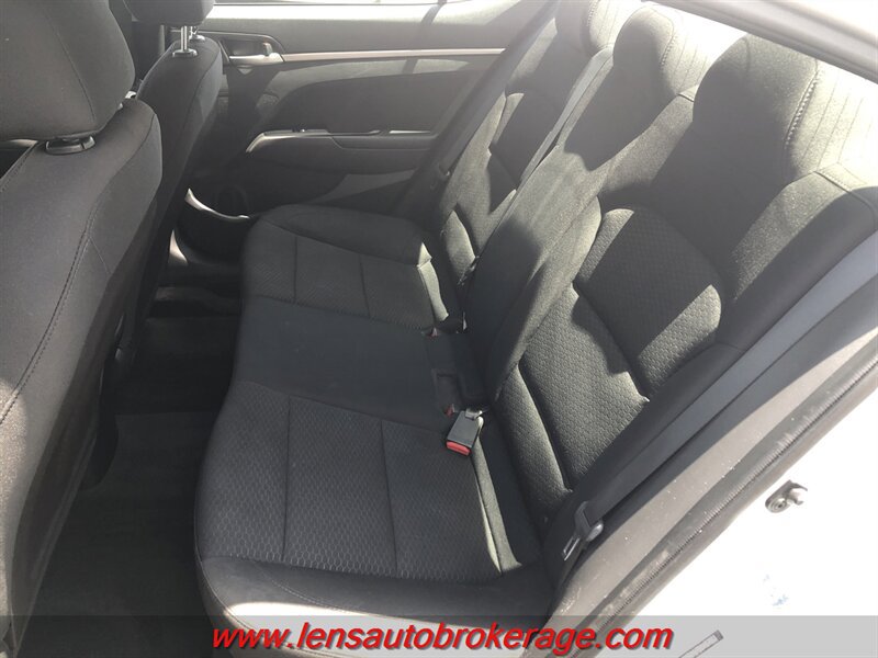 Used 2019 Hyundai Elantra SEL w/ Cargo Package FWD image 17