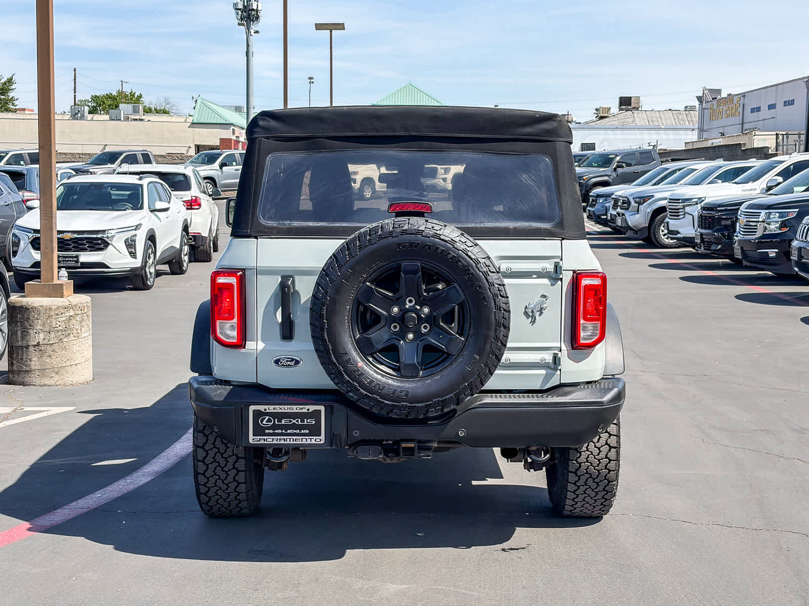 Used 2021 Ford Bronco Black Diamond image 3