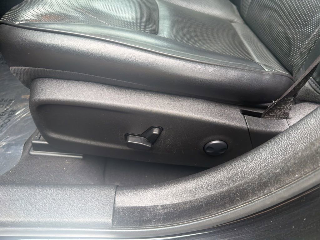 Used 2023 Chrysler 300 Touring L w/ Popular Equipment Group image 12