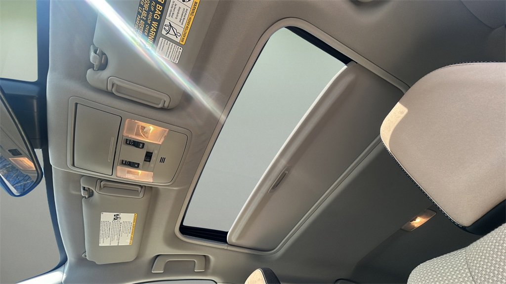 Used 2017 Toyota RAV4 XLE w/ Cargo Management Package image 17