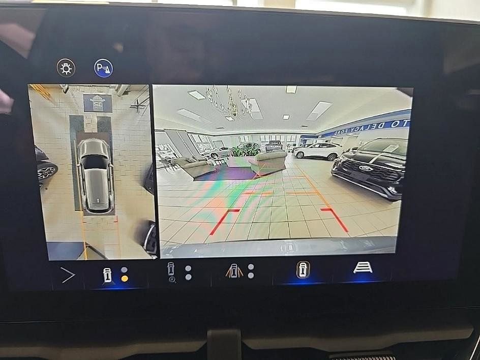 Used 2025 Chevrolet Equinox RS w/ Safety and Technology Package image 18