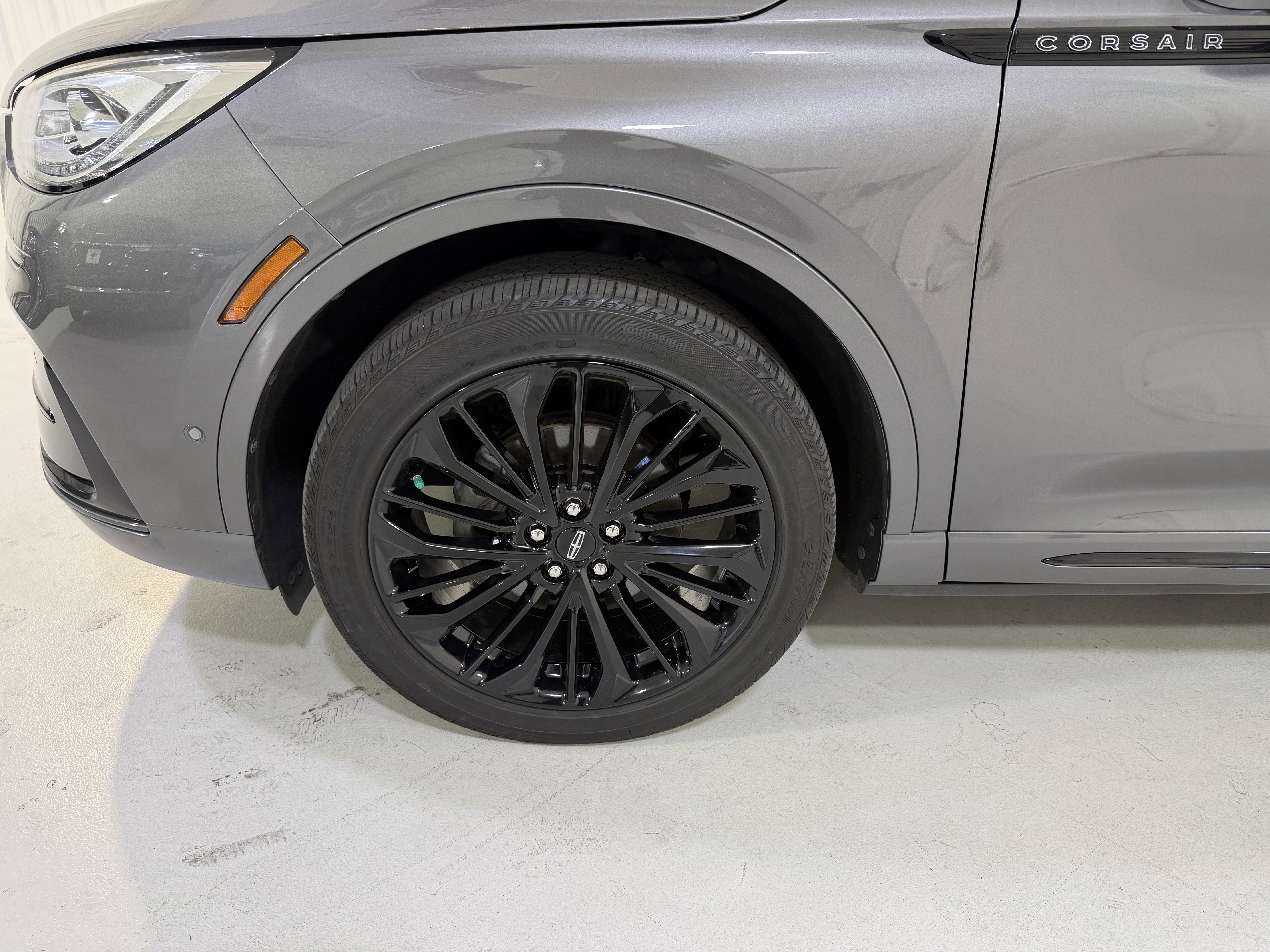 Used 2023 Lincoln Corsair Reserve w/ Equipment Group 202A image 8