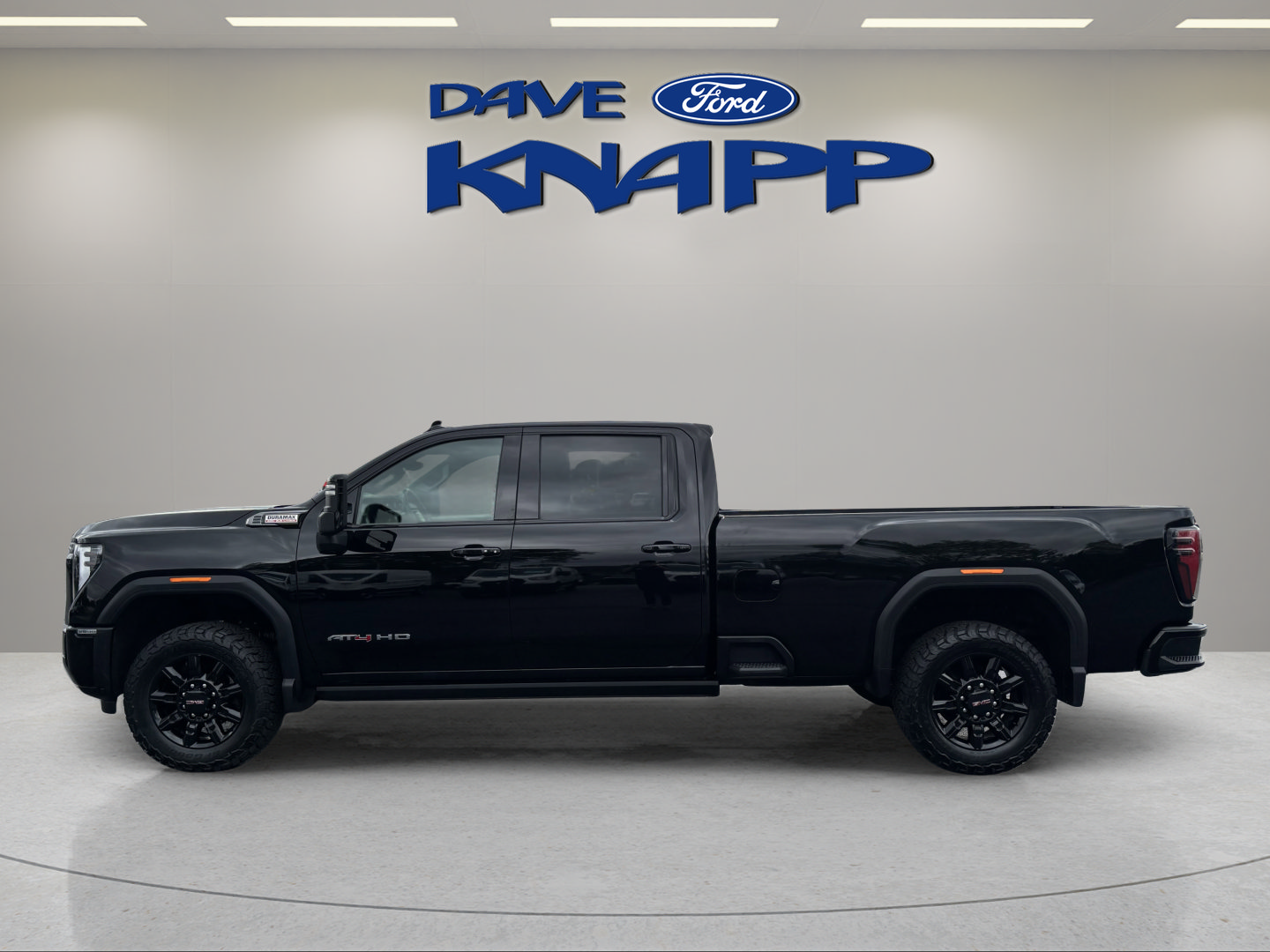 Used 2025 GMC Sierra 2500 AT4 w/ AT4 Premium Plus Package AWD/4WD image 4