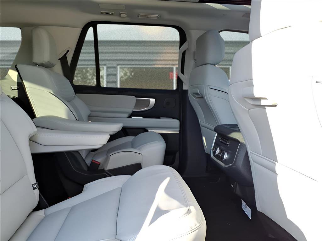 New 2025 Ford Expedition Platinum w/ Platinum Ultimate Package image 6