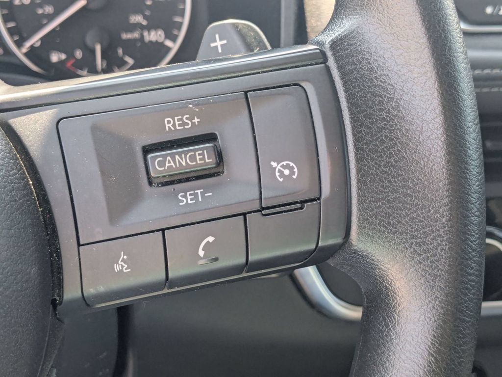 Used 2024 Nissan Rogue S AWD/4WD image 17