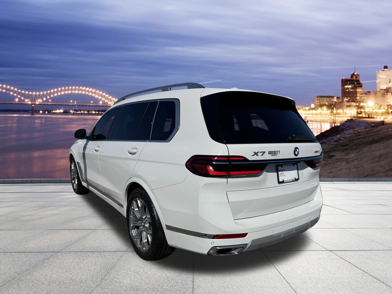 Used 2023 BMW X7 xDrive40i w/ Executive Package image 3