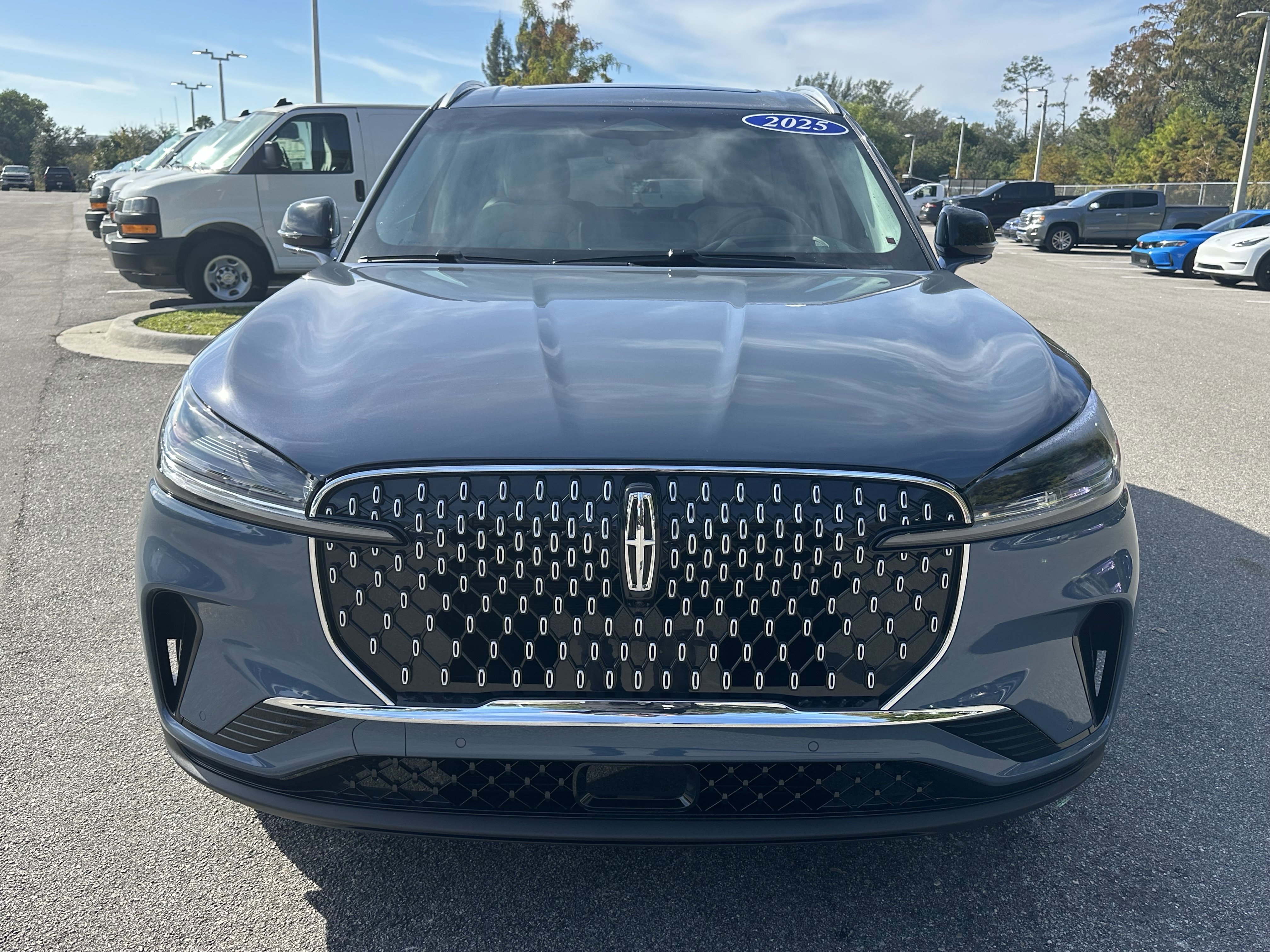 Used 2025 Lincoln Aviator Reserve image 3