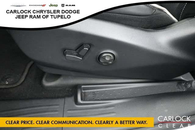 Used 2026 Chrysler Pacifica Limited FWD image 15