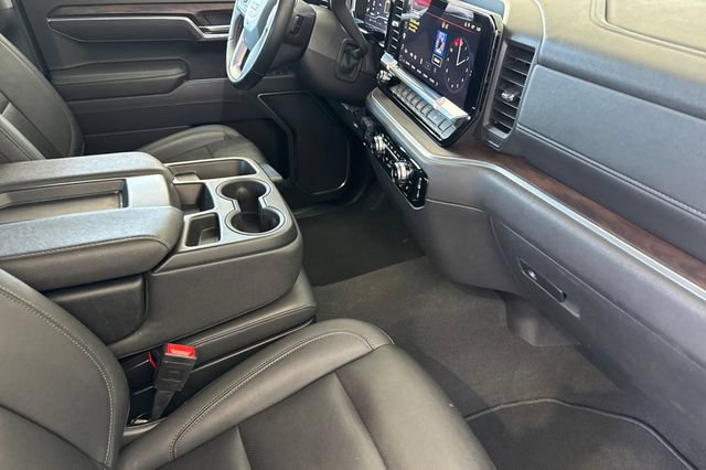 Used 2025 GMC Sierra 1500 SLT AWD/4WD image 19