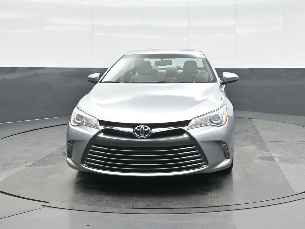 Used 2016 Toyota Camry XLE image 2