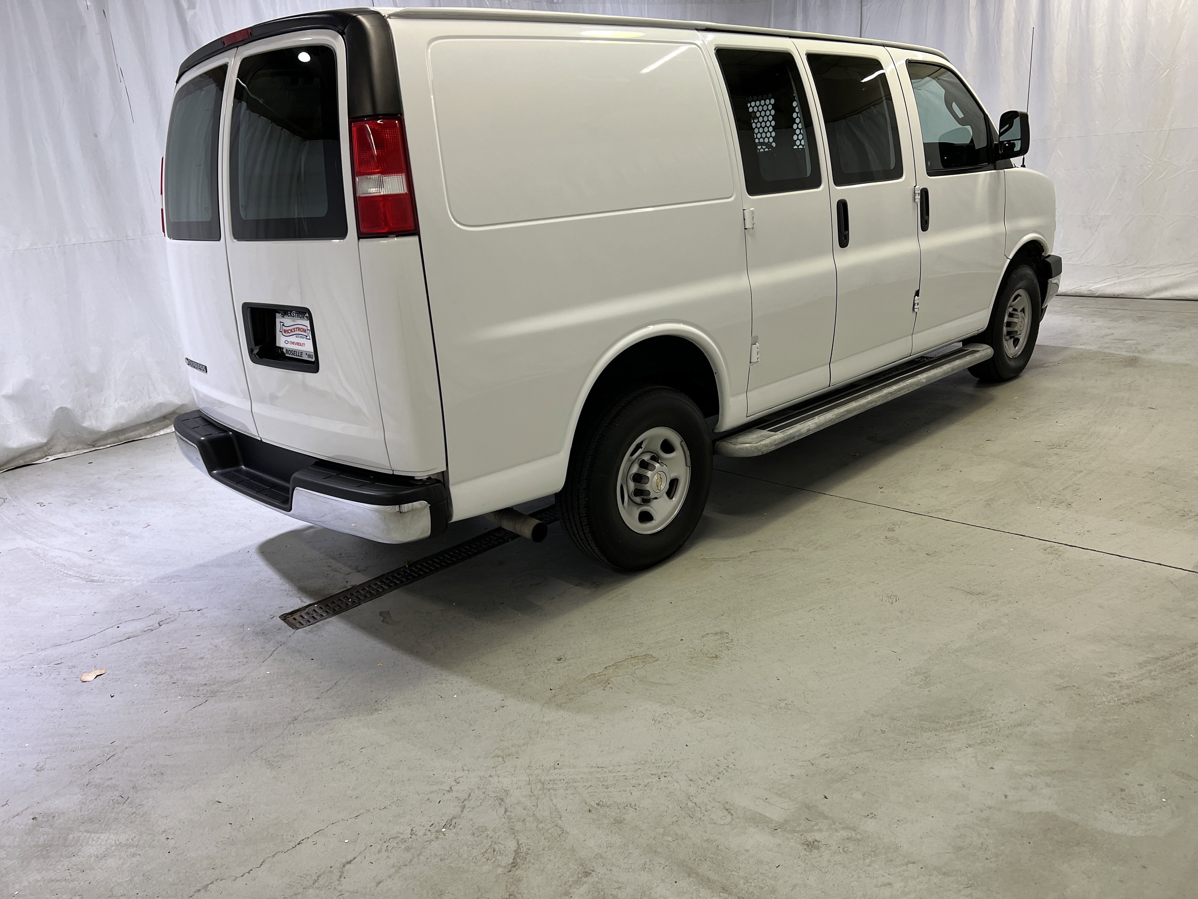Used 2023 Chevrolet Express 2500 w/ Driver Convenience Package image 11