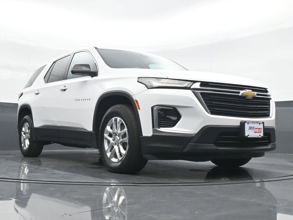 Used 2023 Chevrolet Traverse LS image 24